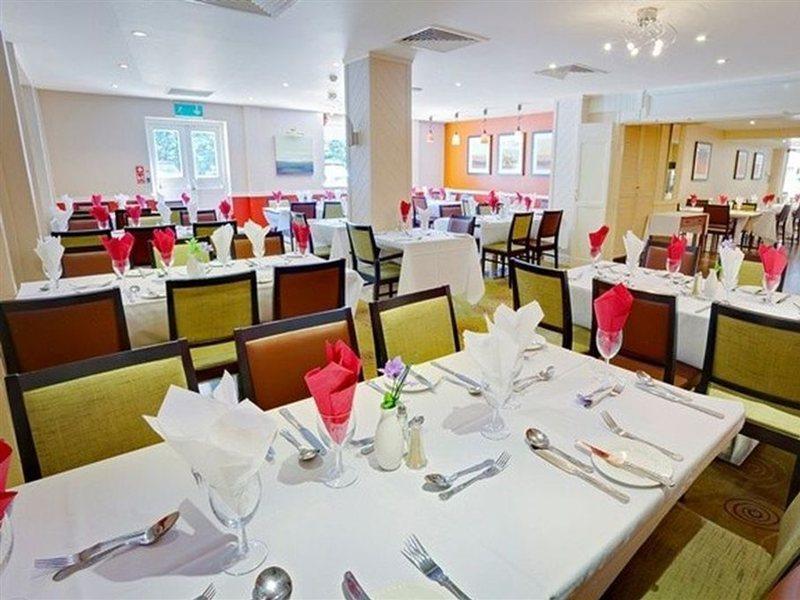 Epping Forest Hotel Вудфорд Экстерьер фото