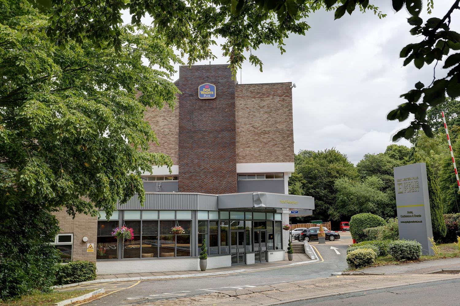 Epping Forest Hotel Вудфорд Экстерьер фото