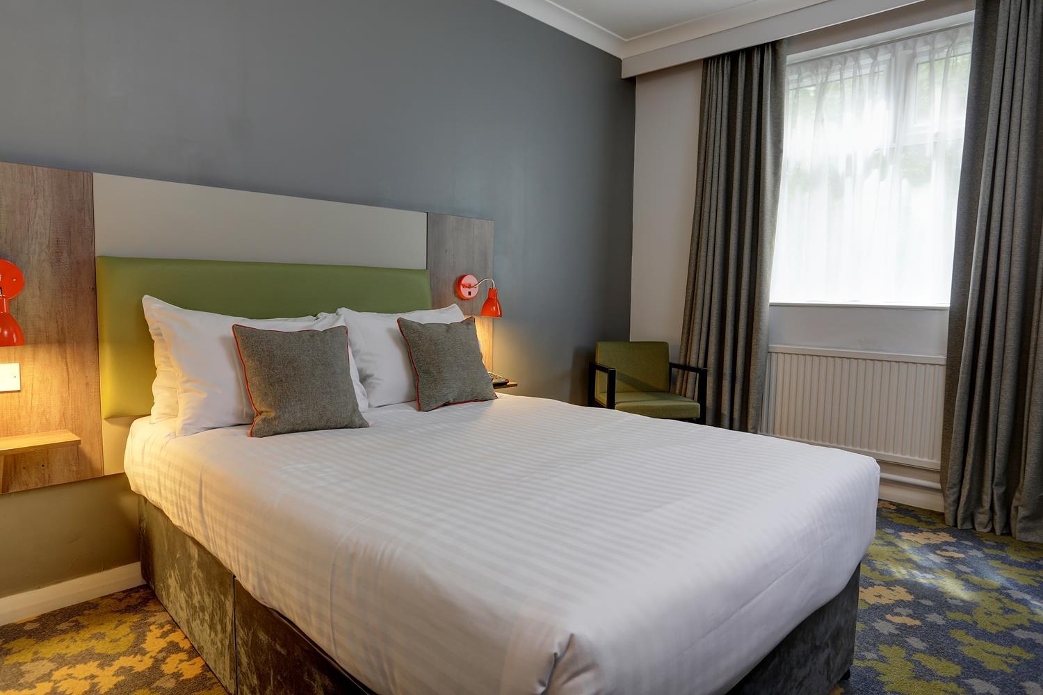 Epping Forest Hotel Вудфорд Экстерьер фото