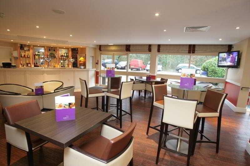 Epping Forest Hotel Вудфорд Экстерьер фото