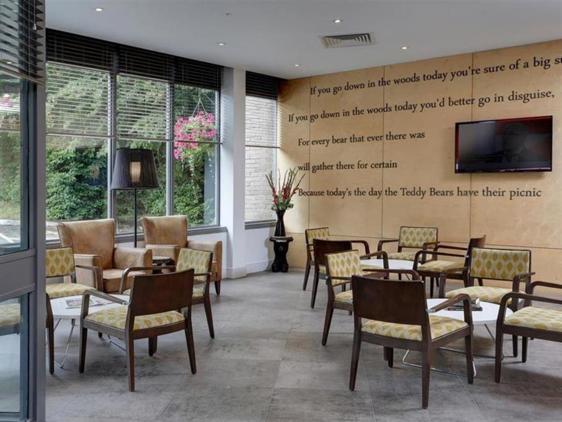 Epping Forest Hotel Вудфорд Экстерьер фото